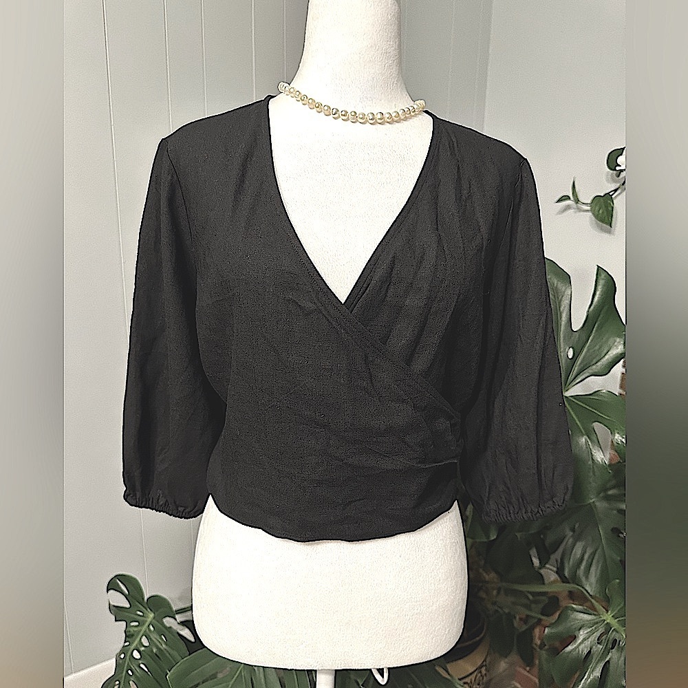 🛍️ NWT Express black 3/4 sleeve wrap style crop top size Large New